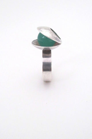 Elis Kauppi for Kupittaan Kulta Finland vintage Scandinavian Modern silver chrysoprase kinetic ring