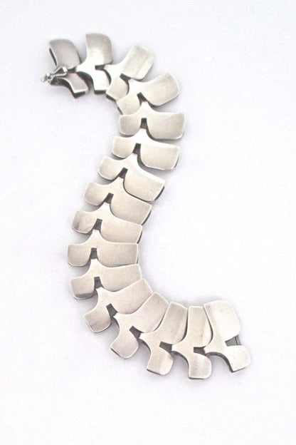 detail Georg Jensen Denmark vintage mid century Scandinavian Modern silver bracelet 149B by Ibe Dahlquist