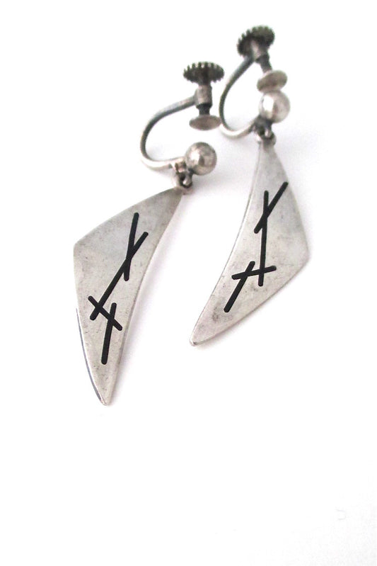 Hans Hansen Denmark vintage Scandinavian modernist silver enamel peaks drop earrings