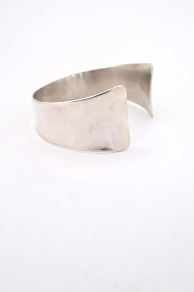 Henning Ulrichsen Denmark vintage silver flared cuff bracelet Scandinavian Modern design