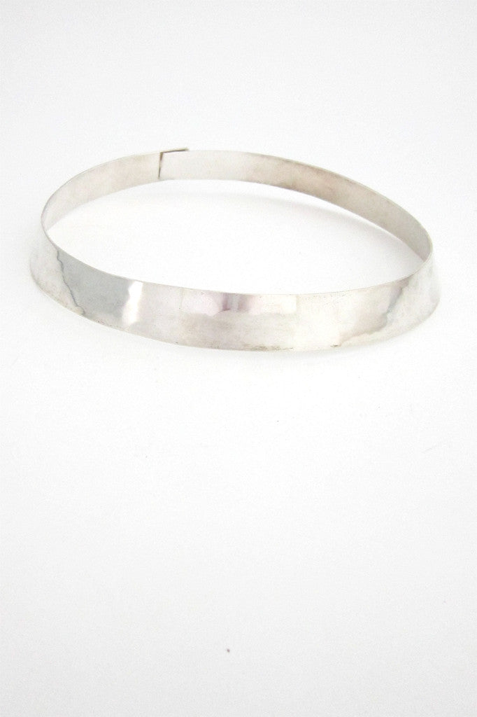 American Modernist Henry Steig hammered silver collar