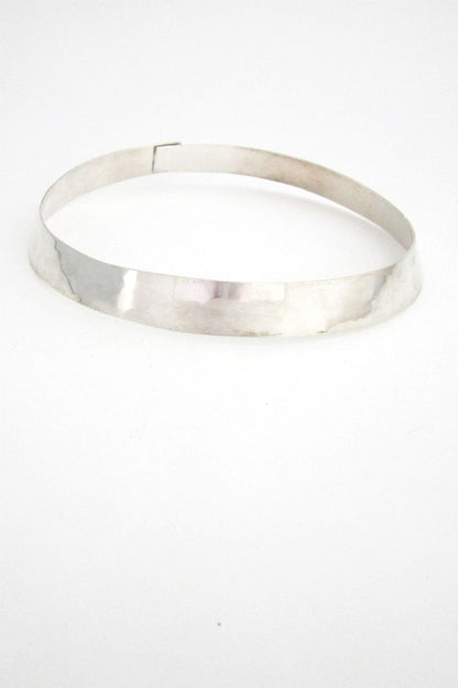 American Modernist Henry Steig hammered silver collar