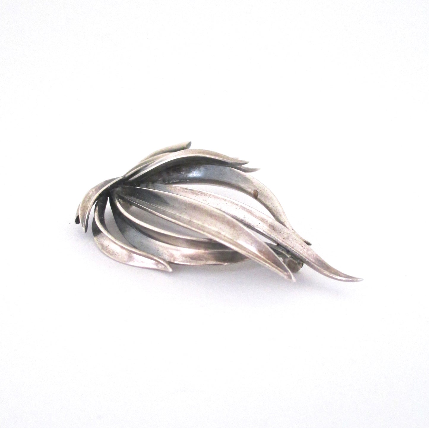 detail Anton Michelsen Denmark vintage silver Grass brooch by Gertrud Engel large version Scandinavian Modern jewelry design