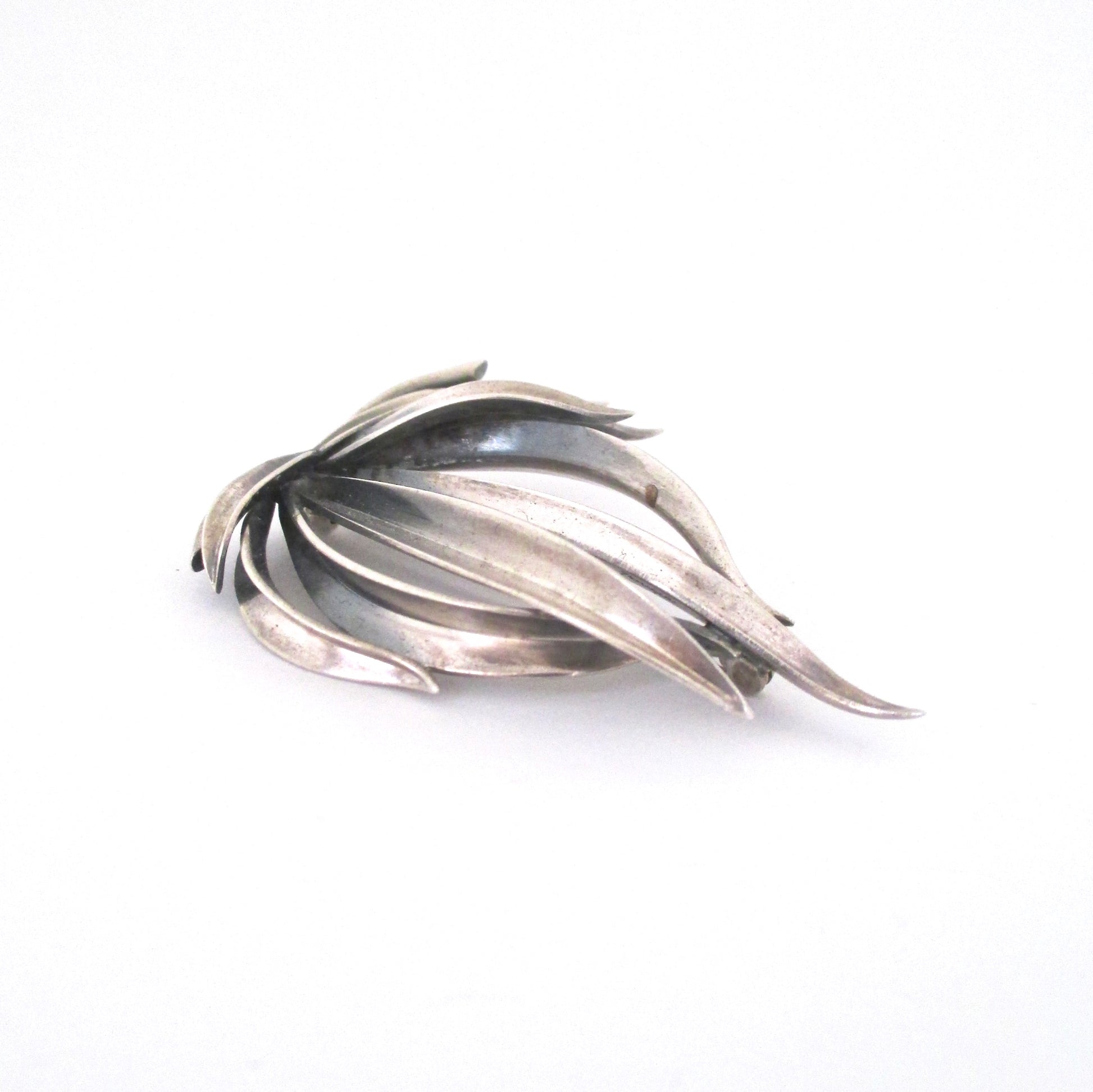 detail Anton Michelsen Denmark vintage silver Grass brooch by Gertrud Engel large version Scandinavian Modern jewelry design