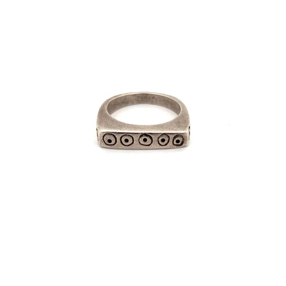 detail Lisa Jenks USA vintage silver circles dots ring Postmodern jewelry design