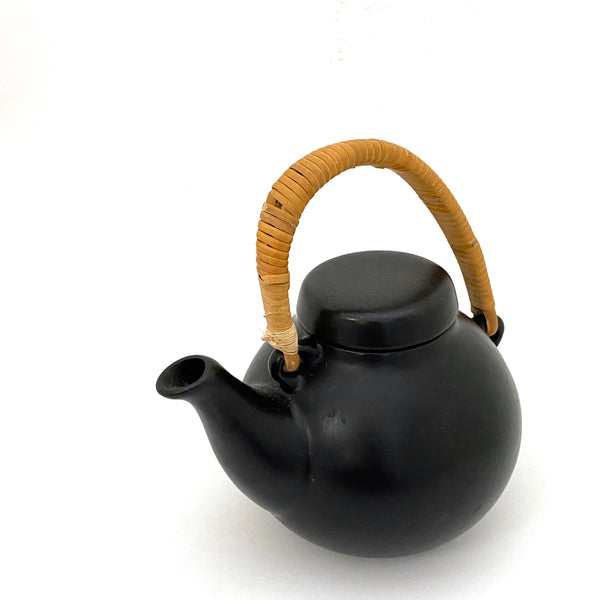 detail Arabia Finland vintage Scandinavian Modern ceramic GA1 teapot by Ulla Procope 1950s in matte black
