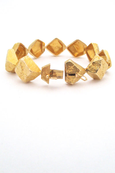 detail Lapponia Finland vintage modernist heavy 18k gold Rapid Stones bracelet by Bjorn Weckstrom design 1965