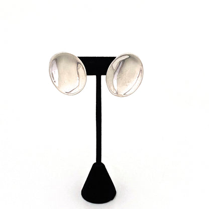 detail los Ballesteros Mexico large vintage silver concave oval ear clips 