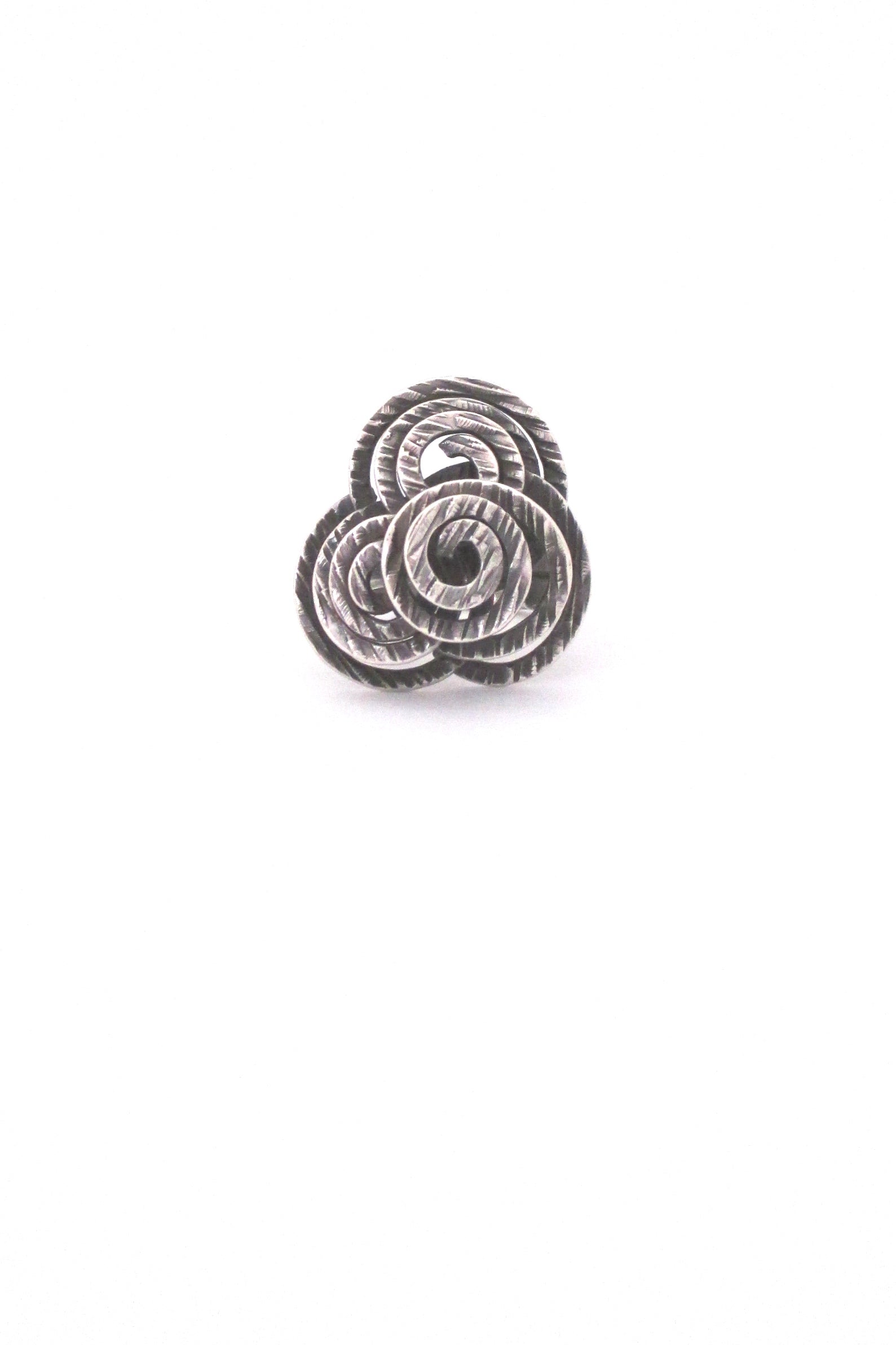 detail Elis Kauppi for Kupittaan Kulta Finland vintage textured silver spirals ring mid century Scandinavian Modern design