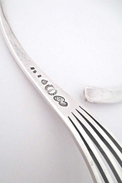 Sigi Pineda heavy silver hinged necklace