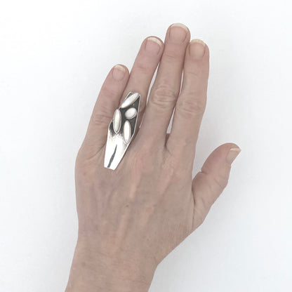 scale extra long vintage Navajo silver mother of pearl ring Annabelle Peterson Modernist jewelry design