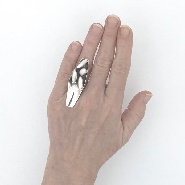 scale extra long vintage Navajo silver mother of pearl ring Annabelle Peterson Modernist jewelry design