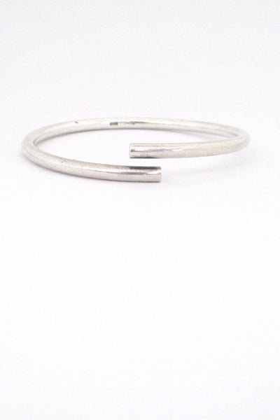 detail Egon Holmgaard Sorensen Denmark simple silver bypass bangle bracelet Danish Modern design