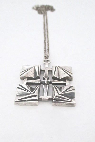 profile Pentti Sarpaneva for Turun Hopea Finland vintage silver modernist pendant necklace 1972 Scandinavian Modern jewelry design