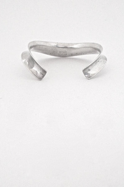 detail Palle Bisgaard Denmark vintage Scandinavian Modern curved silver cuff bracelet