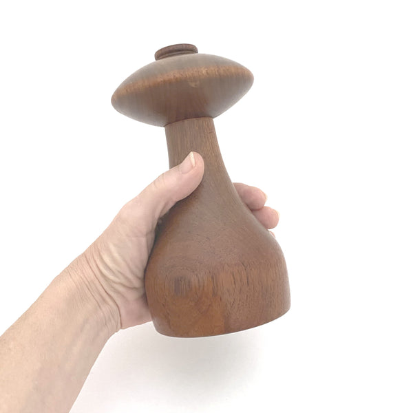 Dansk vintage teak salt shaker / pepper mill ~ Jens Quistgaard