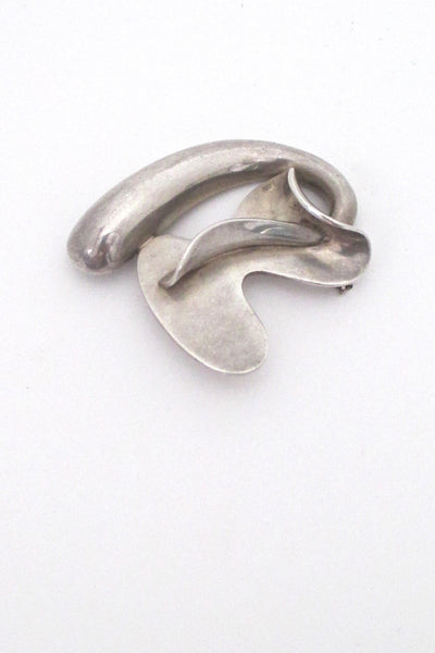 Georges Delrue curvaceous silver brooch