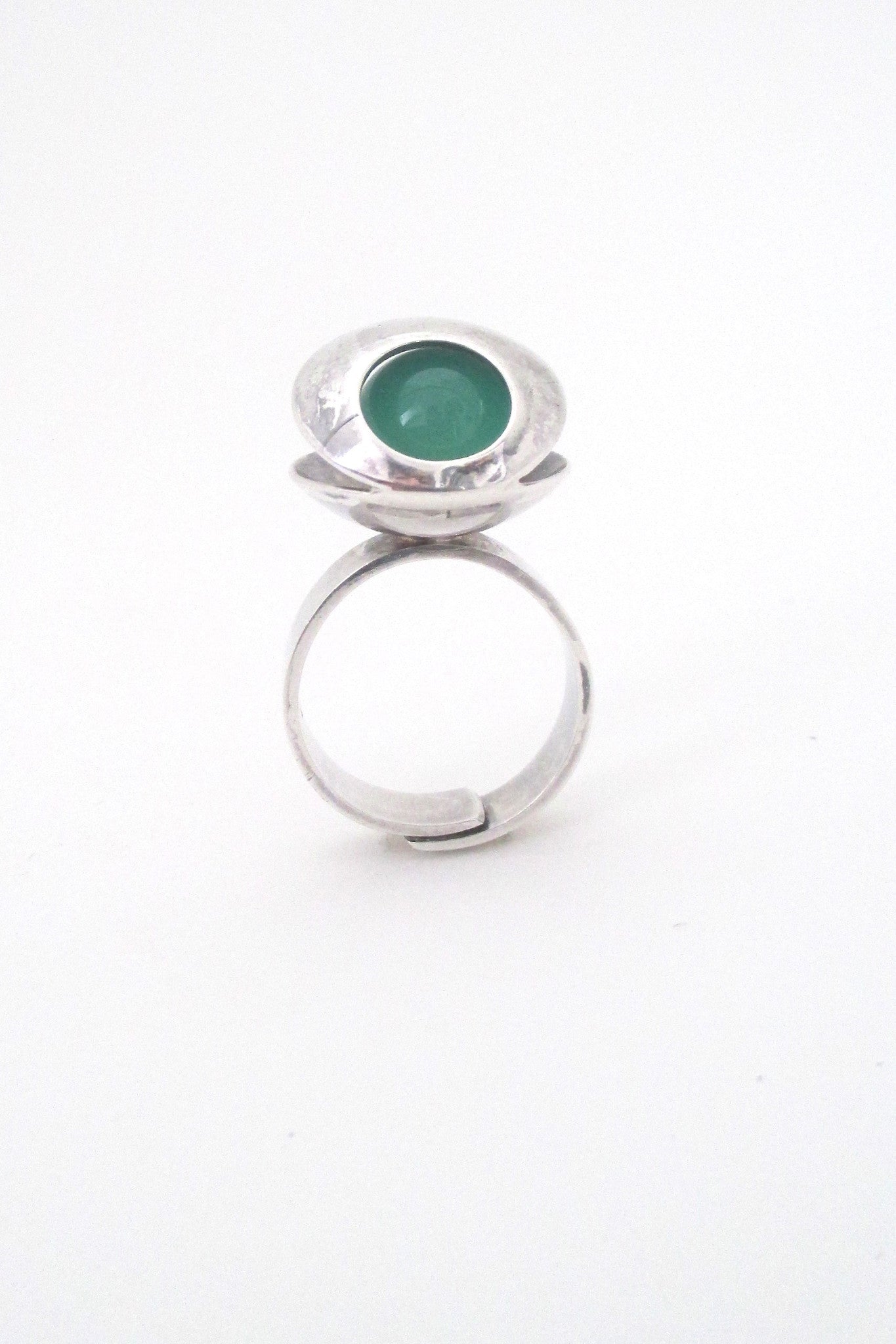 back Elis Kauppi for Kupittaan Kulta Finland vintage Scandinavian Modern silver chrysoprase kinetic ring