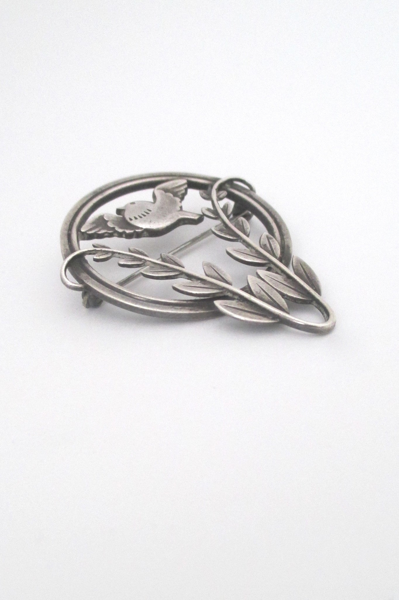 detail Georg Jensen Denmark vintage silver bird brooch 258 by Arno Malinowski 