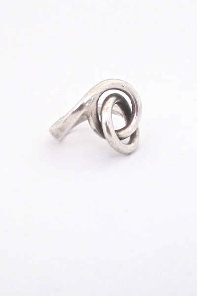 detail Plus Studios Norway Design vintage silver Scandinavian Modern loops conjoined circles ring