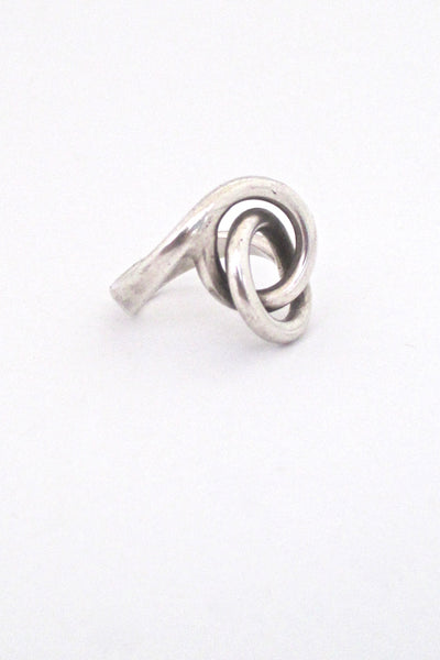 detail Plus Studios Norway Design vintage silver Scandinavian Modern loops conjoined circles ring