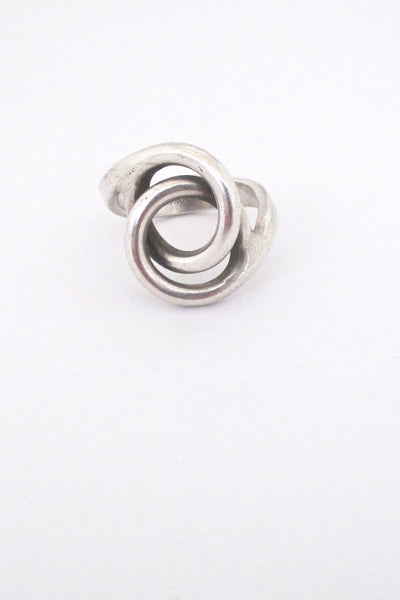 Plus Studios / Norway Design joined circles ring
