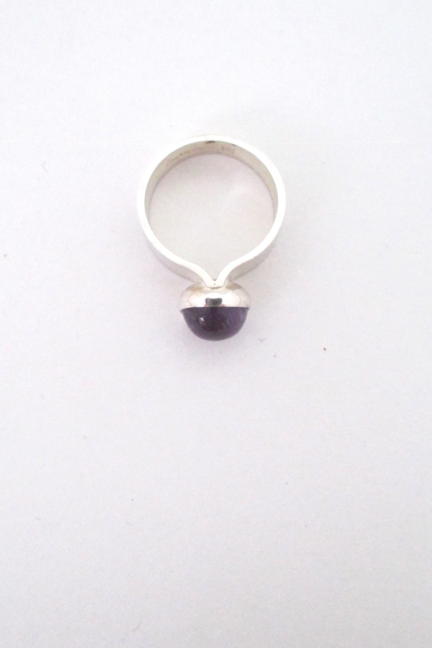 profile Kaunis Koru Finland vintage silver and amethyst Modernist ring by Rauno Oma Mättö 1975