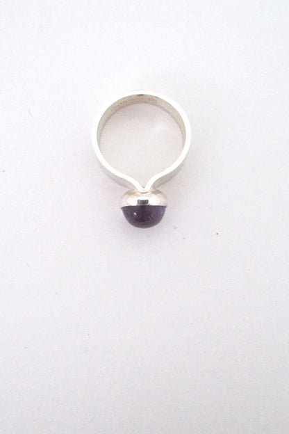 profile Kaunis Koru Finland vintage silver and amethyst Modernist ring by Rauno Oma Mättö 1975