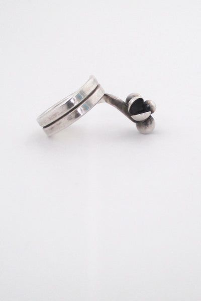 profile Elis Kauppi for Kupittaan Kulta Finland vintage silver Scandinavian Modern flower ring