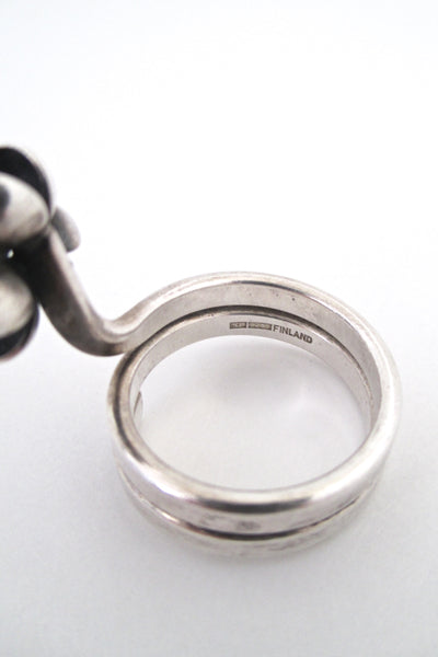 Elis Kauppi 'silver petals' ring