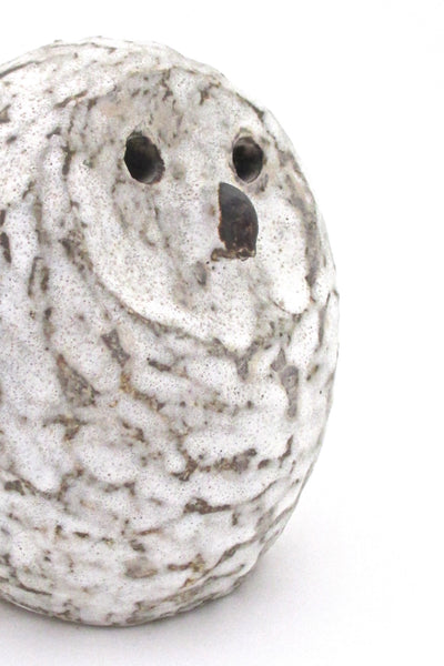 detail Thomas Kakinuma Canada vintage mid century ceramic owl sculpture Canadian Pottery