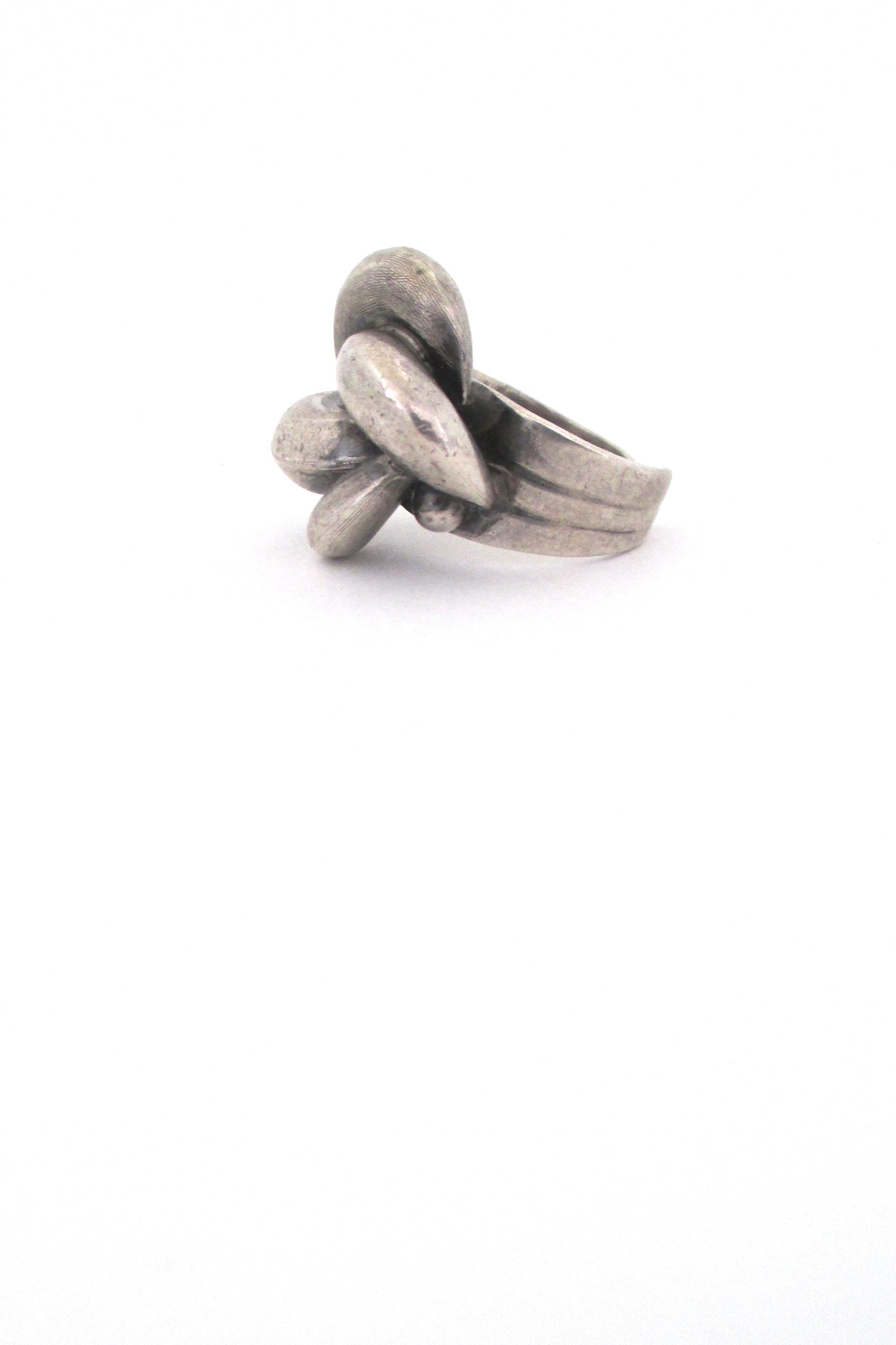 profile Industria Argentina large dimensional mid century modernist sterling silver ring by Antonio Belgiorno