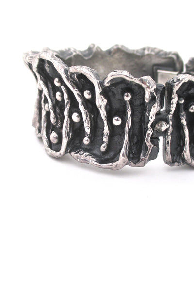 dteail Guy Vidal Canada vintage brutalist pewter deeply textured hinged bracelet 1970s