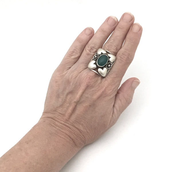 classic Scandinavian silver & chrysoprase hearts ring ~ extra large