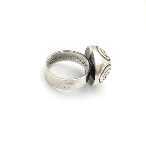 detail Kalevala Koru Finland vintage silver dome ring with spirals 1966 Scandinavian Modern design jewelry