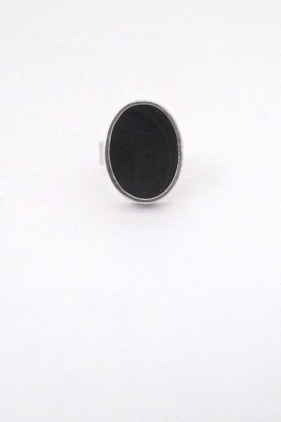 detail Elis Kauppi Kupittaan Kulta Finland vintage Scandinavian Modern silver black onyx oval ring