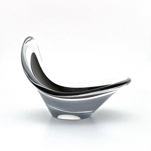 Flygsfors black 'Coquille' bowl ~ Paul Kedelv 1958