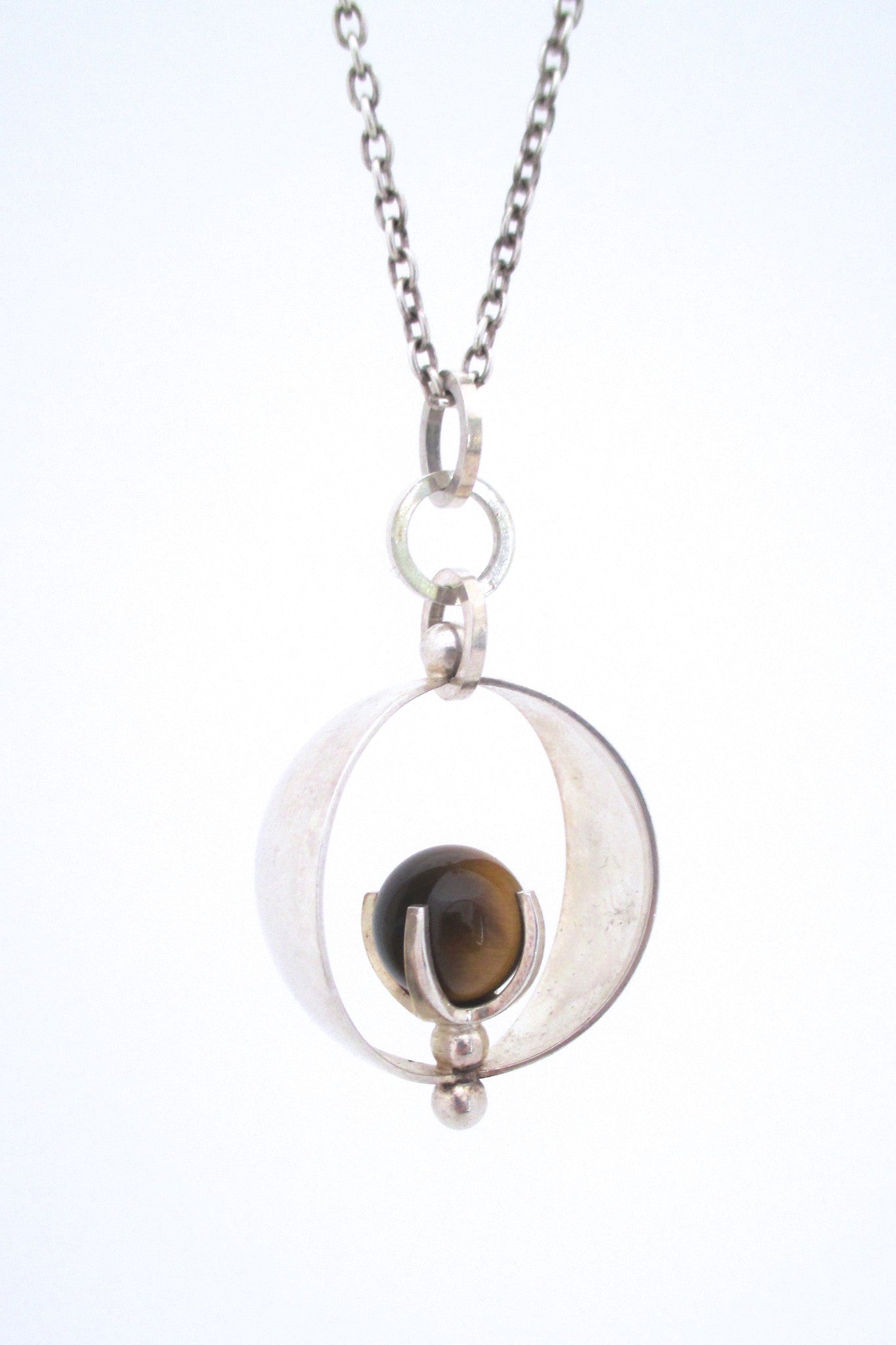 detail Elis Kauppi Kupittaan Kulta Finland vintage Scandinavian Modern silver tiger eye pendant necklace 1966