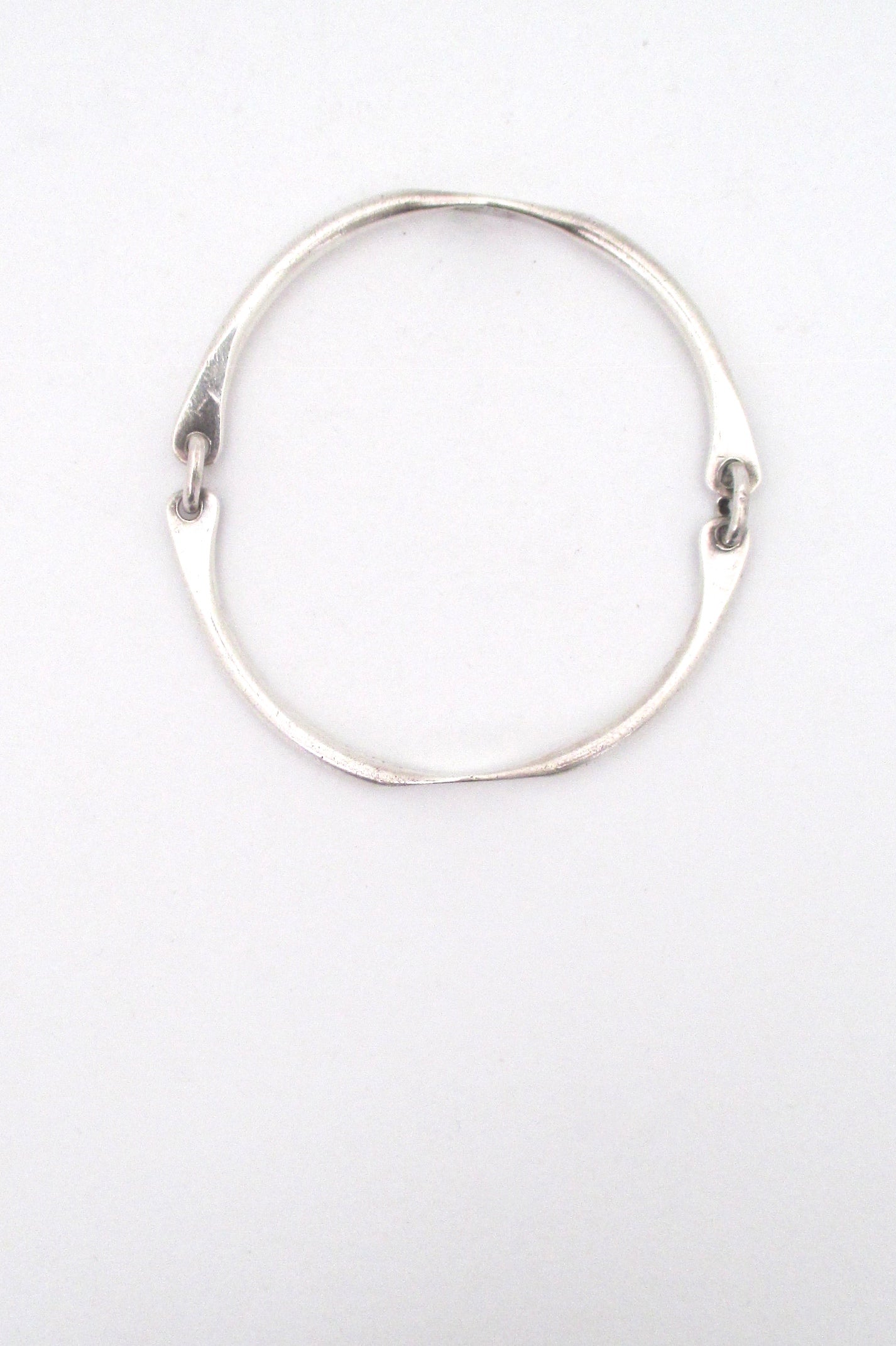 Rafael Canada sterling silver hinged bracelet