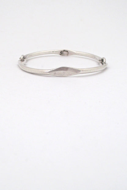 profile Rafael Alfanadary Canada vintage sterling silver hinged bangle bracelet