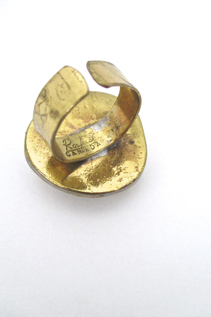 Rafael Canada brass and clear grass green ring