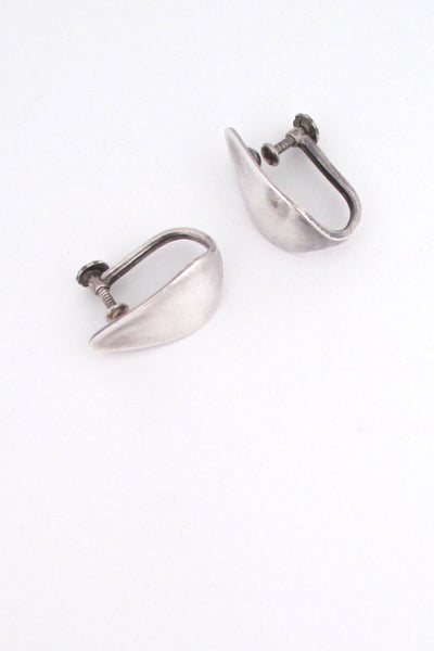 detail Georg Jensen Denmark vintage silver screw back earrings 128B by Nanna Ditzel