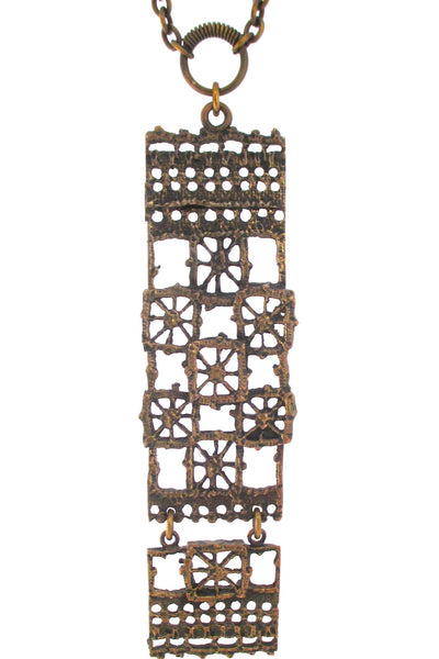 detail Pentti Sarpaneva Finland vintage brutalist bronze kinetic Pitsi pendant necklace