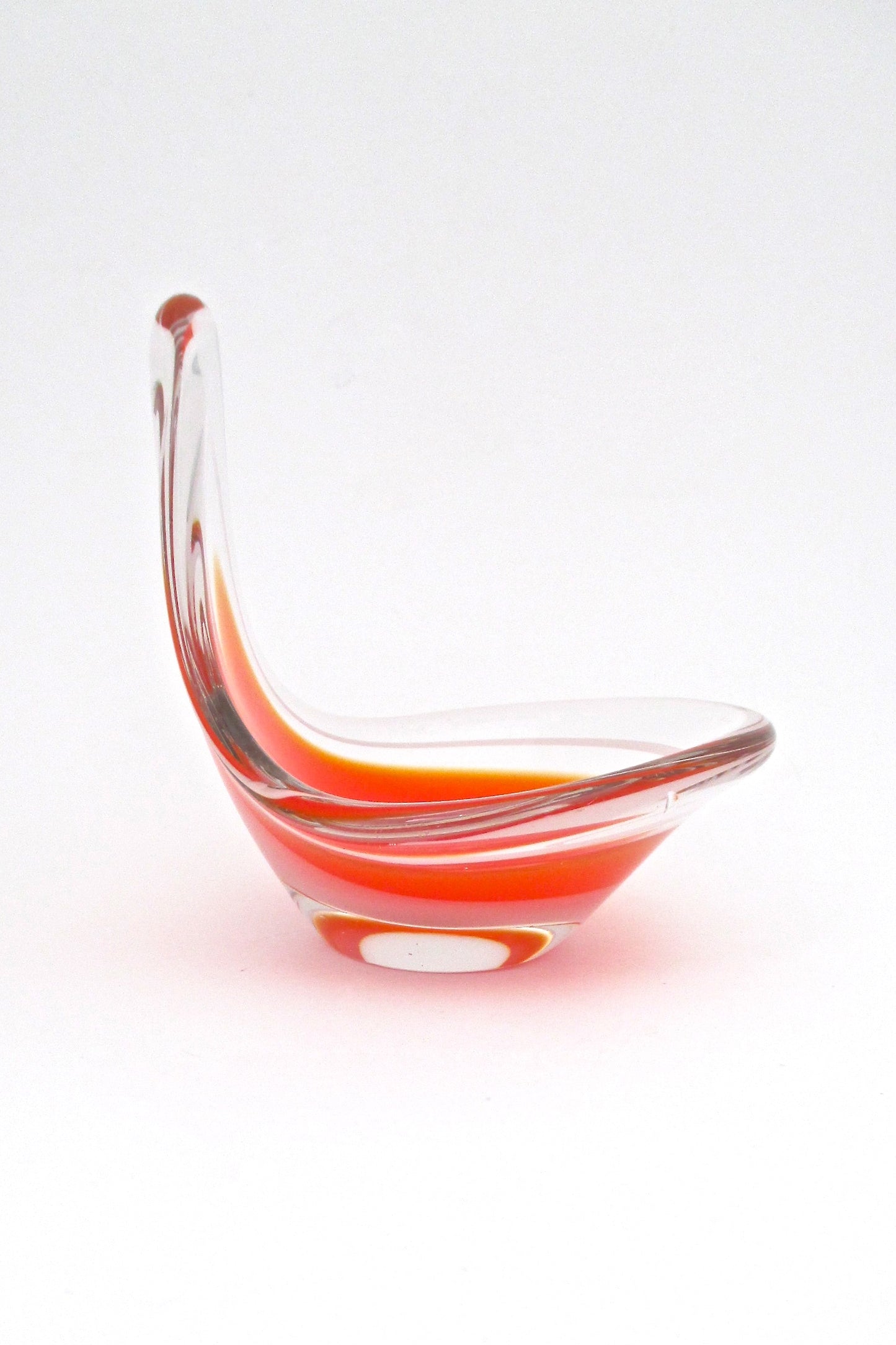 Flygsfors 'Coquille' bowl in orange - Paul Kedelv