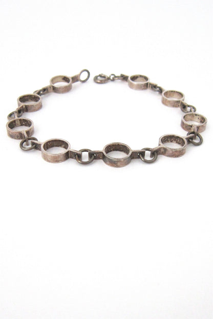 Kultateollisuus Ky Finland vintage silver modernist circles bracelet