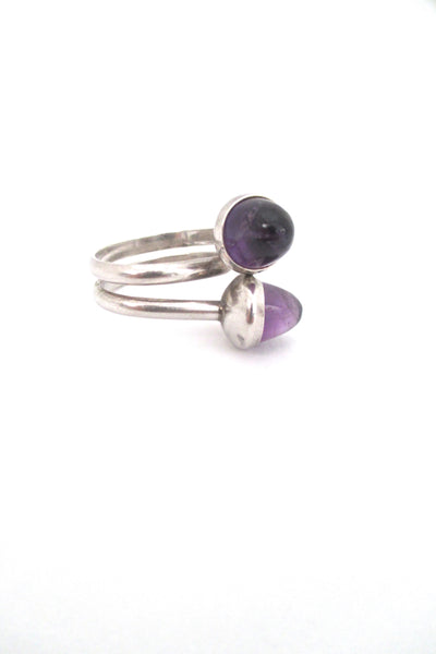 Niels From double bullet cabochon amethyst ring