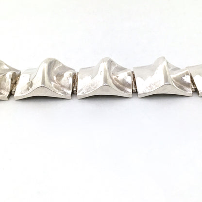 detail Matti Hyvarinen Finland vintage large deeply textured silver bracelet 1970 Scandinavian Modern design jewelry