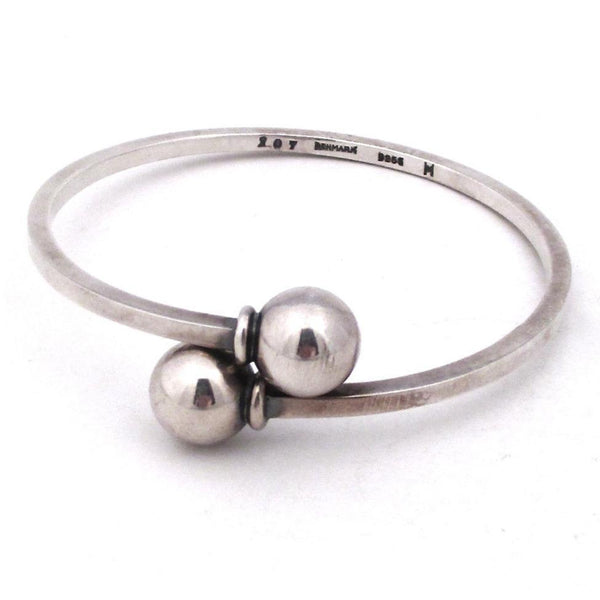 detail Hans Hansen Denmark vintage Scandinavian Modernist silver spheres bangle bracelet 207