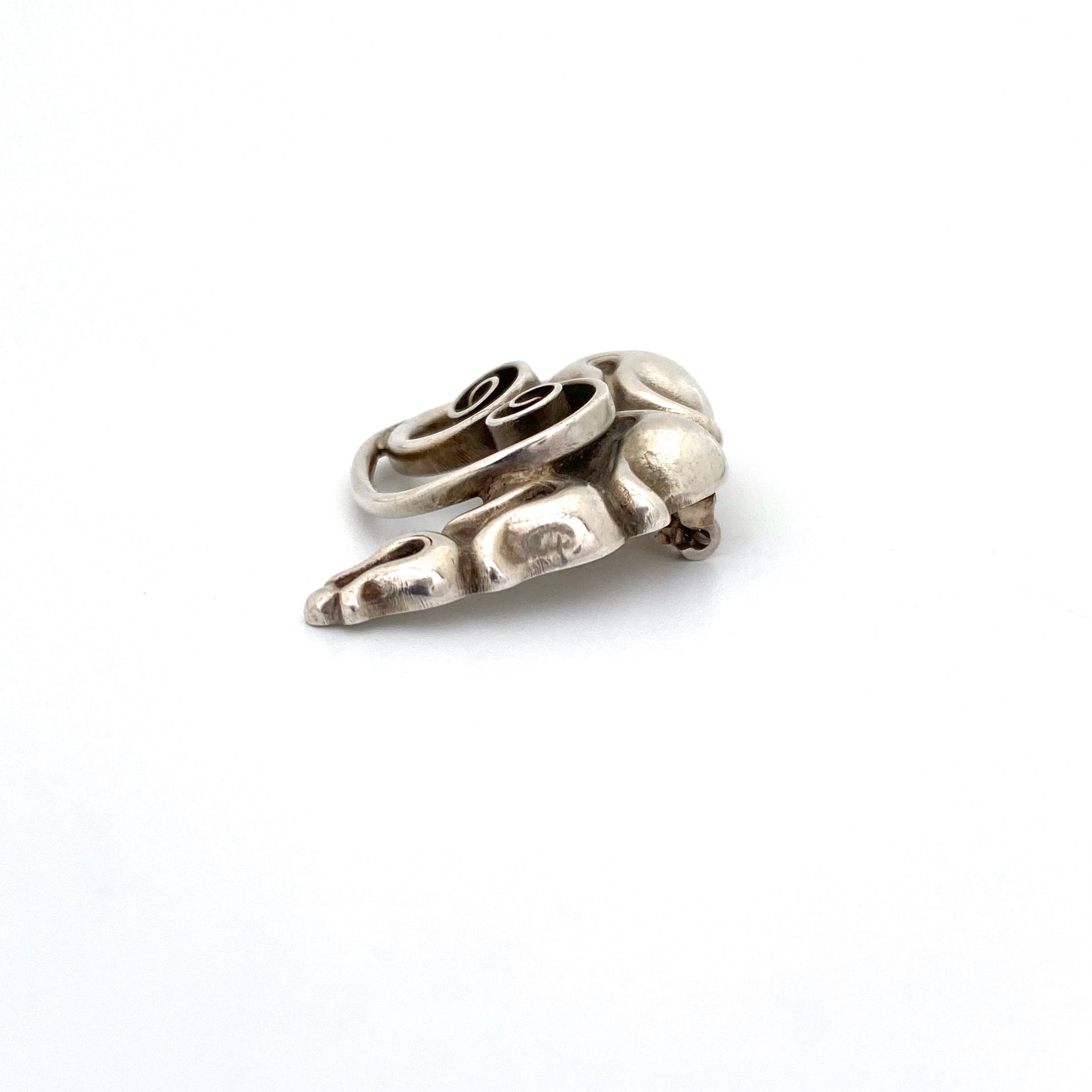 profile Carl Poul Petersen Canada vintage silver styled floral brooch 