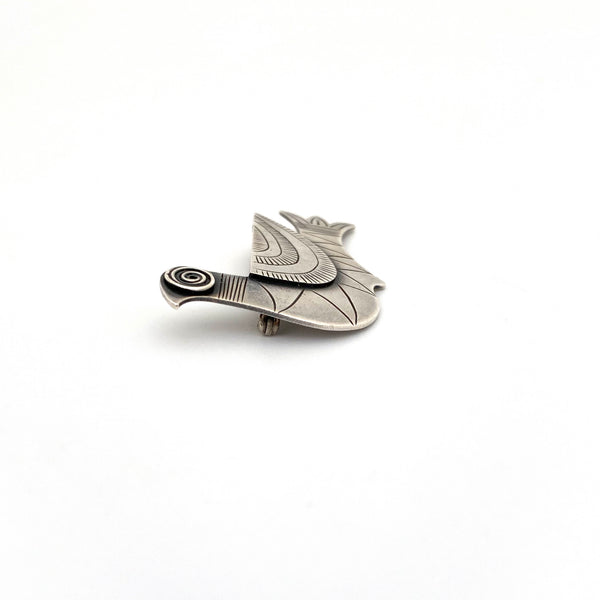 detail Jack Leyland Canada vintage silver stylized bird brooch Modernist jewelry design